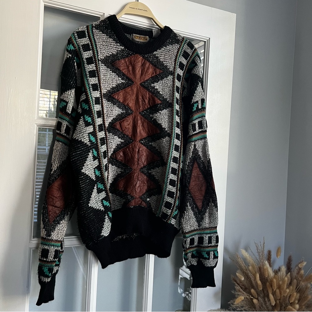 Geometric Patterned Crew Neck Sweater